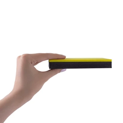 پد اسفنجی در کیت پولیش چراغ خودرو موجود است